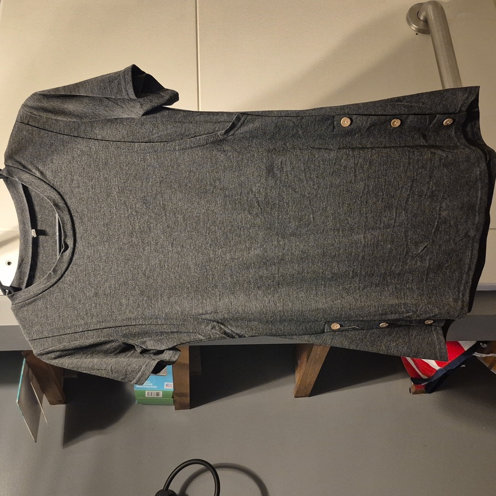 Breastfeeding shirt